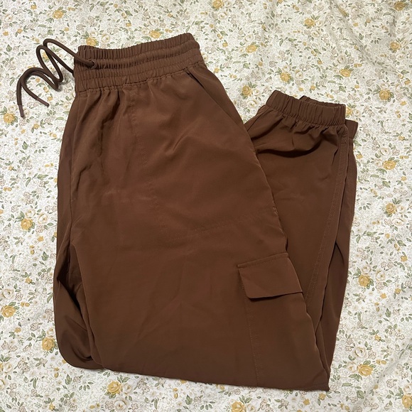 Old Navy Cargo Joggers - Picture 1 of 4